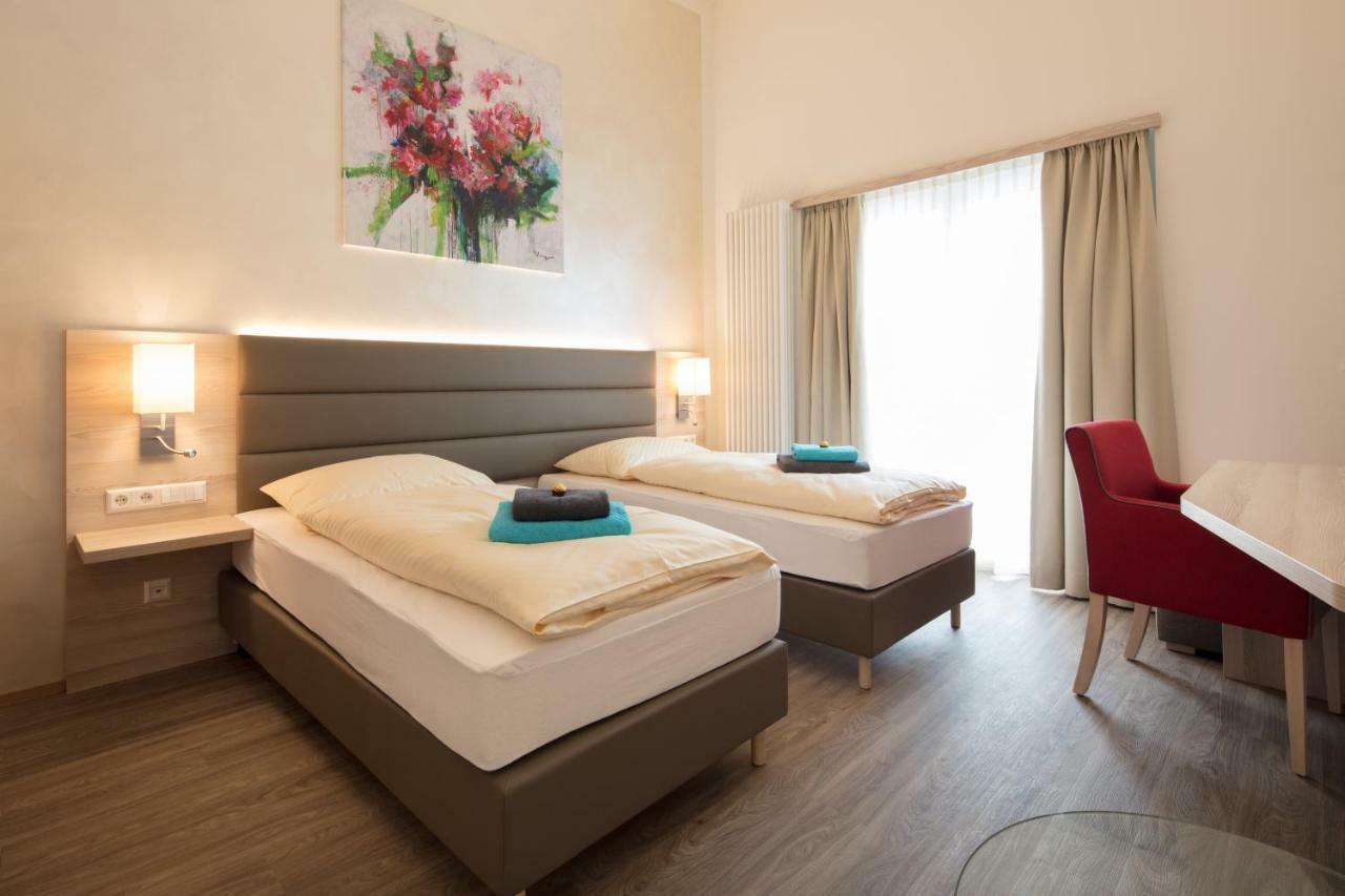 Hotel Gudrun Ридлинген Экстерьер фото